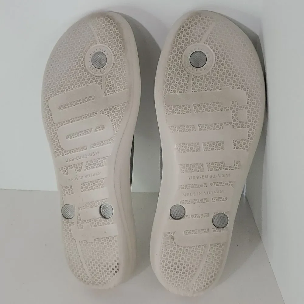 Fitflop Women's Iqushion Ergonomic Flip Flop Sandals White Silver Size 11